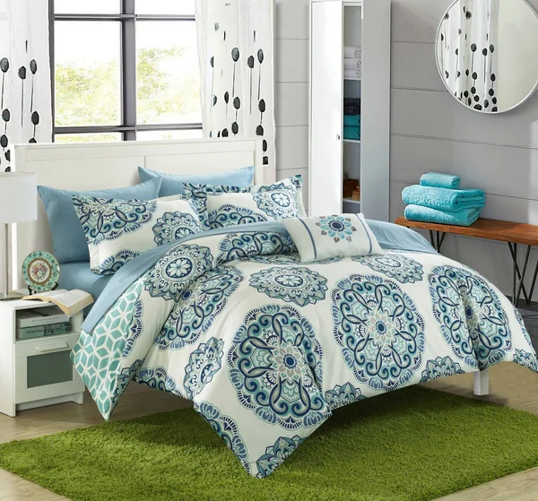 Chic Home Catalonia 8 Piece Reversible Bed in A Bag Comforter Set - Size: Full/Queen, Green