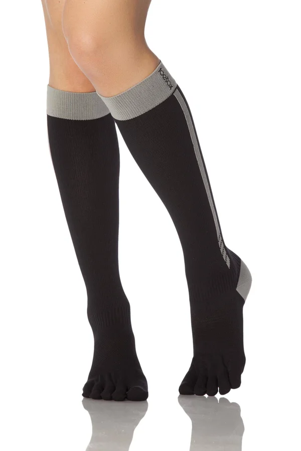 ToeSox Zoe Sport Compression Knee High Socks - Medium - Black 4AM