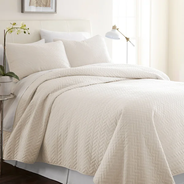 Herring Patterned 3-Piece King/California King Quilted Coverlet Set, Ivory by Ashley HomeStore