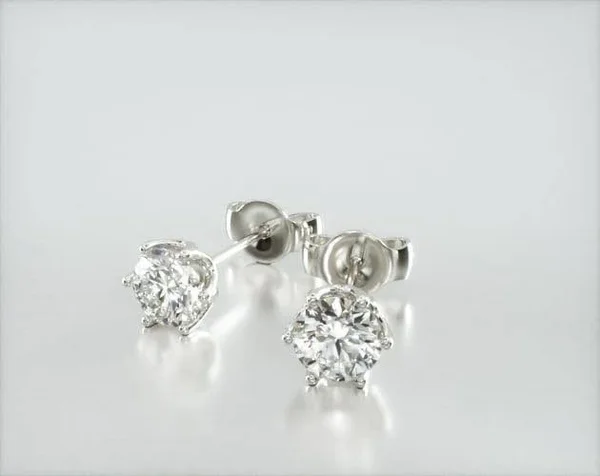 Platinum Pair of Scallop Basket Diamond Stud Earrings (MOUNTING)
