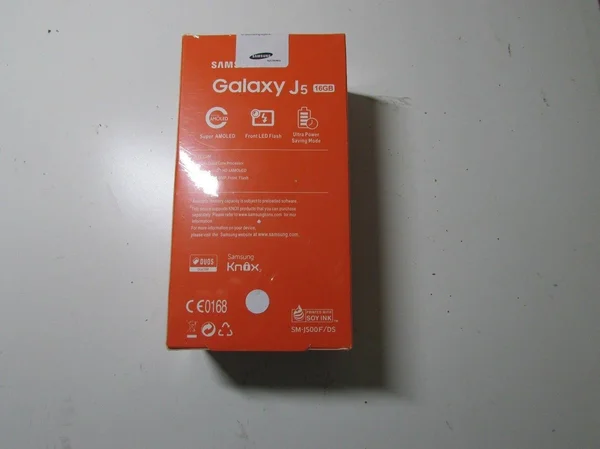 Samsung Galaxy S5 G900W8 - 16 GB - Charcoal Black - Unlocked - GSM - Canadian Import